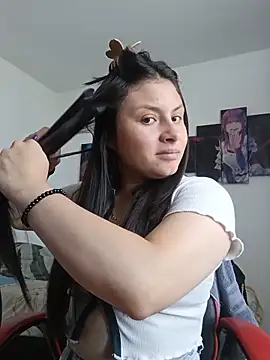 Snapshot of yessica_gomez01 chatting on May 27, 5:10 pm yessica gomez01 online show from May 27, 5:10 pm