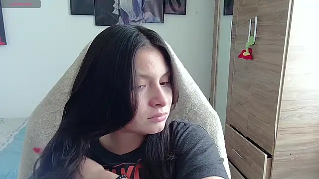 Snapshot of yessica_gomez01 chatting on June 2, 8:44 pm yessica gomez01 online show from June 2, 8:44 pm
