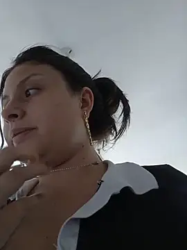 Snapshot of yessica_gomez01 chatting on June 10, 6:40 pm yessica gomez01 online show from June 10, 6:40 pm