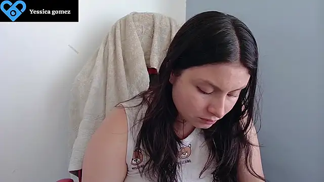 Snapshot of yessica_gomez01 chatting on June 23, 7:34 pm yessica gomez01 online show from June 23, 7:34 pm