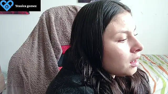 Snapshot of yessica_gomez01 chatting on July 15, 1:05 pm yessica gomez01 online show from July 15, 1:05 pm