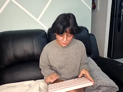 Snapshot of Yumicoco_ chatting on February 5, 3:44 am Yumicoco online show from February 5, 3:44 am