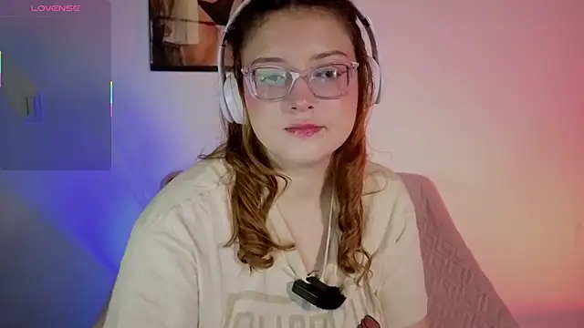 Mia Franklyn online show from April 28, 1:04 am