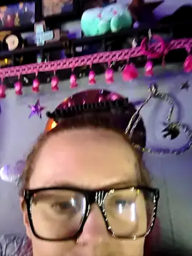 Snapshot of DisireAfterDark chatting on February 14, 9:06 am DisireAfterDark online show from February 14, 9:06 am