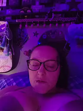 Snapshot of DisireAfterDark chatting on March 3, 3:51 pm DisireAfterDark online show from March 3, 3:51 pm