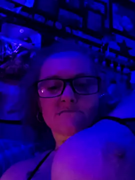 Snapshot of DisireAfterDark chatting on March 7, 2:14 pm DisireAfterDark online show from March 7, 2:14 pm