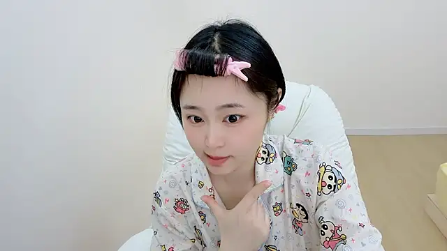 Snapshot of Onefiona chatting on April 17, 7:11 am Onefiona online show from April 17, 7:11 am
