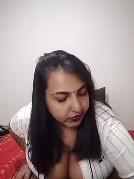 Snapshot of IndianBearxx chatting on June 4, 6:14 pm IndianBearxx online show from June 4, 6:14 pm