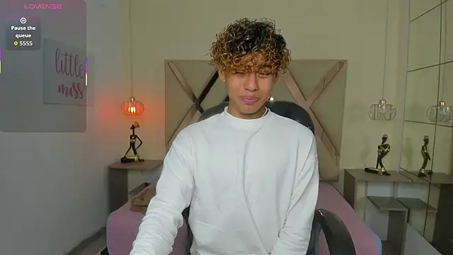 Anyelo Twink online show from May 11, 4:18 am