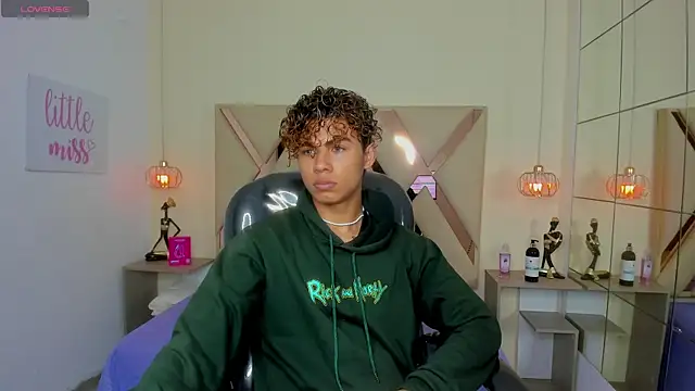 Anyelo Twink online show from June 4, 8:15 pm