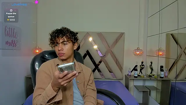 Anyelo Twink online show from June 9, 4:02 am