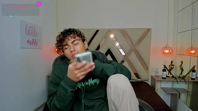 Anyelo Twink online show from June 13, 3:59 am