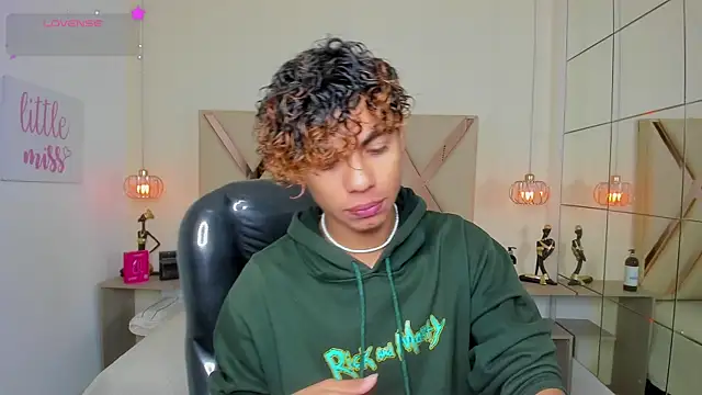 Anyelo Twink online show from June 20, 4:37 am
