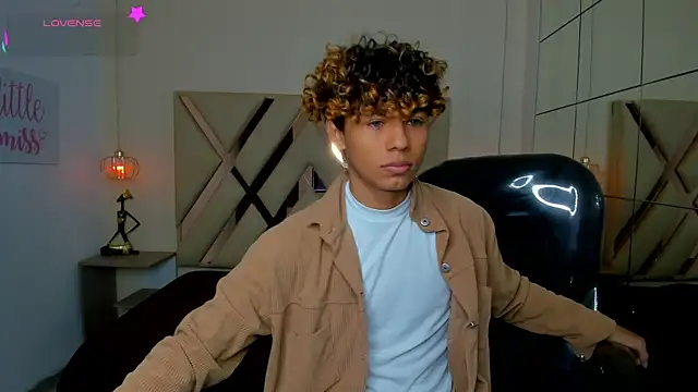 Anyelo Twink online show from July 6, 4:20 am