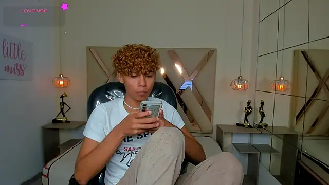 Anyelo Twink online show from July 10, 4:06 am