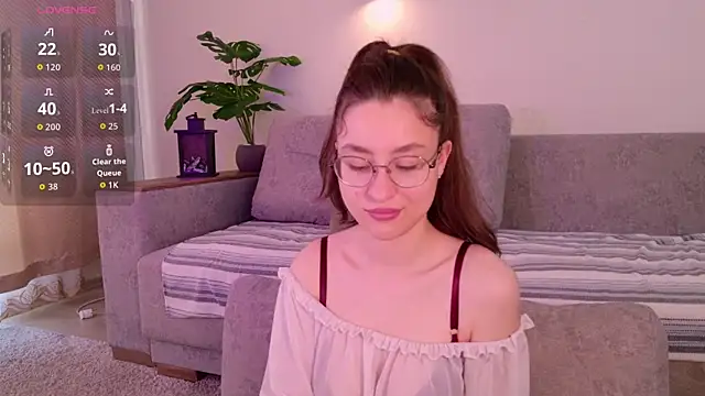 Snapshot of classy____ chatting on May 25, 3:07 pm classy online show from May 25, 3:07 pm