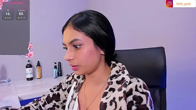 lilith petit  online show from July 5, 1:23 am