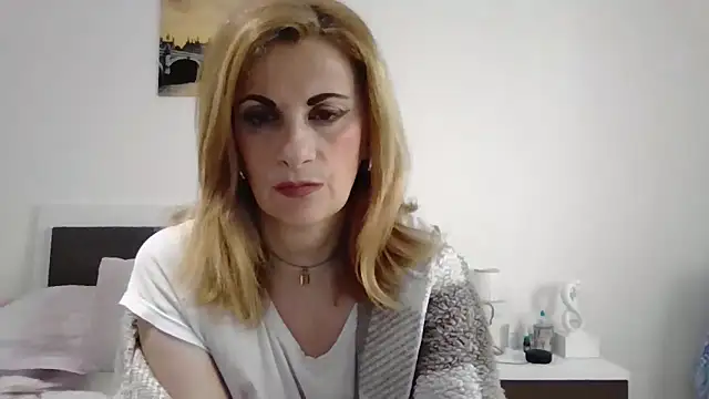 Snapshot of Clara1986 chatting on May 9, 1:16 pm Clara1986 online show from May 9, 1:16 pm