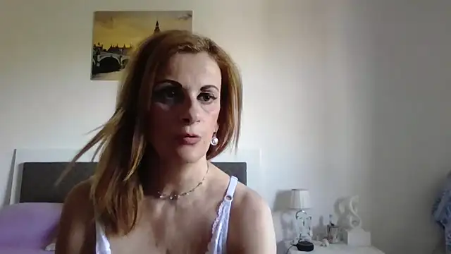Snapshot of Clara1986 chatting on June 9, 2:28 pm Clara1986 online show from June 9, 2:28 pm