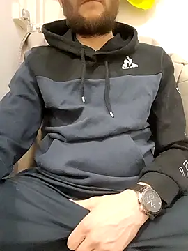 80julien online show from February 5, 12:15 am