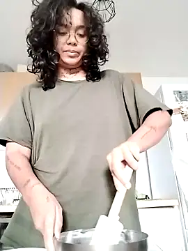 therealsun8 online show from February 21, 7:42 am