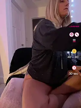 FoxyMillie online show from June 17, 12:57 am