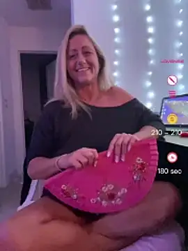 FoxyMillie online show from June 26, 5:45 am
