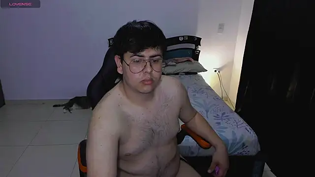 Snapshot of Dylan_cr chatting on March 27, 4:18 am Dylan cr online show from March 27, 4:18 am