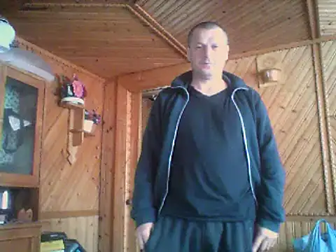 Snapshot of Ivan9iutt chatting on April 15, 11:39 am Ivan9iutt online show from April 15, 11:39 am