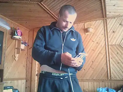 Snapshot of Ivan9iutt chatting on April 17, 11:46 am Ivan9iutt online show from April 17, 11:46 am