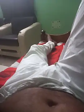 Snapshot of deshi9inch9 chatting on June 12, 7:13 pm deshi9inch9 online show from June 12, 7:13 pm