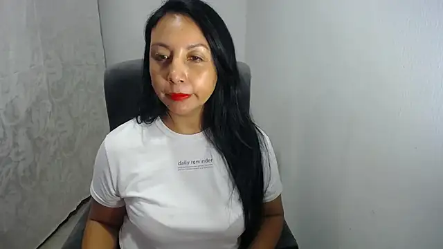 soyElena46 online show from April 25, 2:25 pm