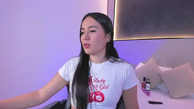 Snapshot of mia_slora chatting on June 11, 12:14 pm mia slora online show from June 11, 12:14 pm
