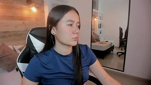 mia slora online show from July 15, 12:43 pm