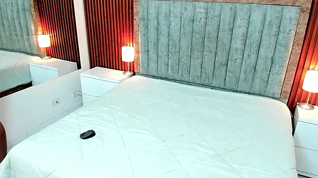 Arianaa Cooper  online show from January 16, 11:36 am