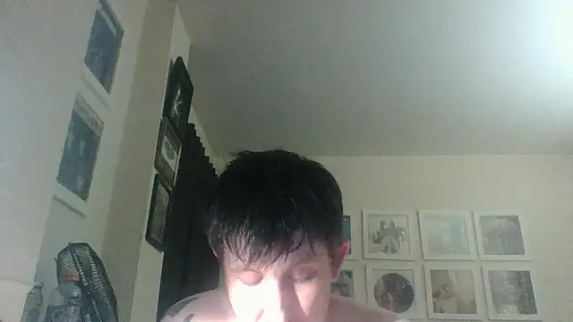 Snapshot of 2flimsy chatting on May 25, 9:15 am 2flimsy online show from May 25, 9:15 am