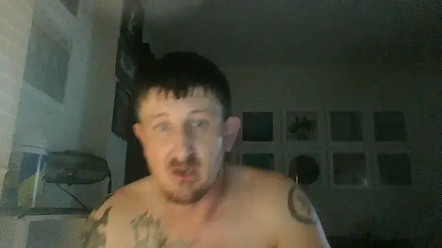 Snapshot of 2flimsy chatting on June 4, 8:09 am 2flimsy online show from June 4, 8:09 am