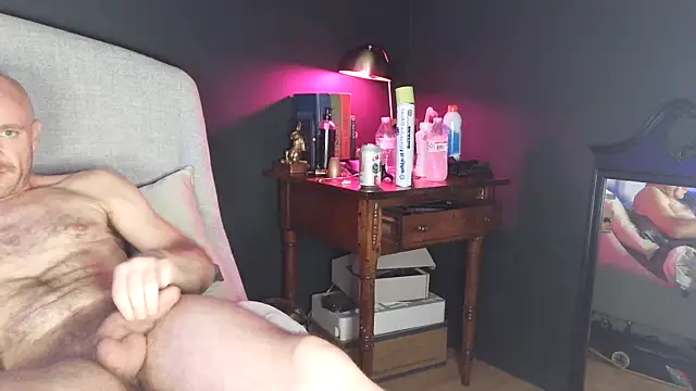 FrankieFuckMe online show from May 2, 12:10 pm