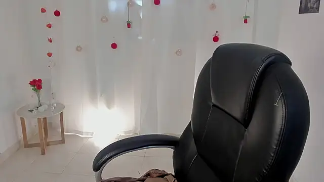 Snapshot of lanna__wilson chatting on February 27, 12:49 pm lanna wilson online show from February 27, 12:49 pm