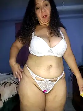 Snapshot of Gorditacarlota chatting on May 9, 10:48 pm Gorditacarlota online show from May 9, 10:48 pm