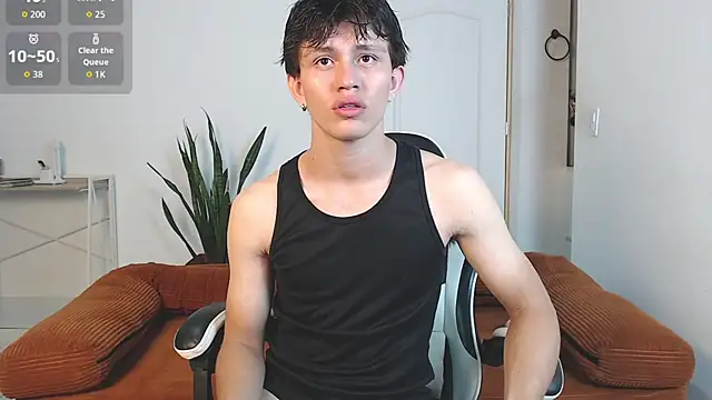 Snapshot of DarrenColleen chatting on August 9, 3:23 am DarrenColleen online show from August 9, 3:23 am