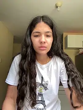 Snapshot of diosa_sofia19 chatting on May 5, 3:09 pm diosa sofia19 online show from May 5, 3:09 pm