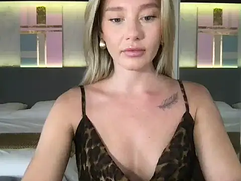 Snapshot of Stella_muse chatting on June 30, 4:57 am Stella muse online show from June 30, 4:57 am