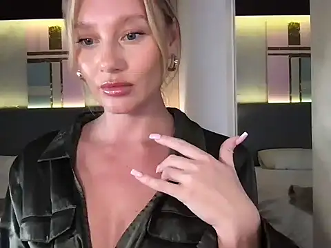 Snapshot of Stella_muse chatting on July 5, 2:46 pm Stella muse online show from July 5, 2:46 pm