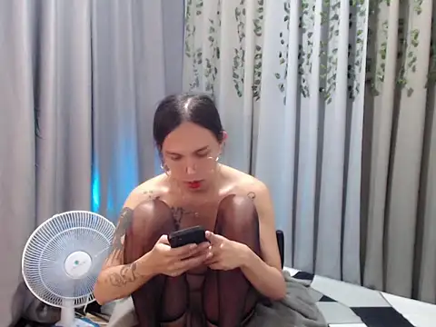 LOVELYMAYUMIE online show from December 14, 6:09 pm