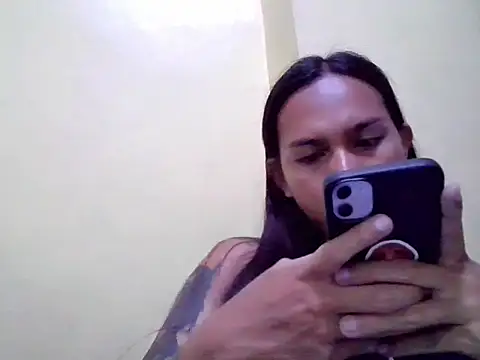 Snapshot of LOVELYMAYUMIE chatting on April 11, 12:42 pm LOVELYMAYUMIE online show from April 11, 12:42 pm