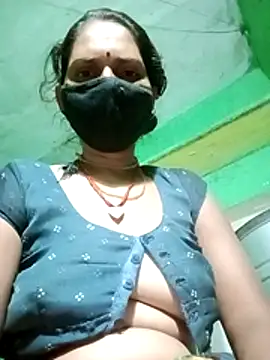 Snapshot of Ravina9696 chatting on August 3, 11:08 pm Ravina9696 online show from August 3, 11:08 pm