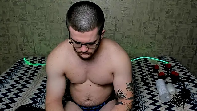 Well boy online show from February 18, 6:15 pm