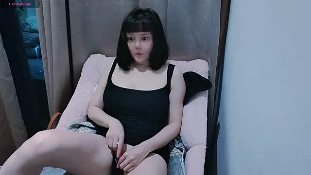 Mia-zhan online show from February 13, 9:55 pm