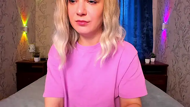 Snapshot of JessicaBeverly_ chatting on June 17, 1:45 pm JessicaBeverly online show from June 17, 1:45 pm